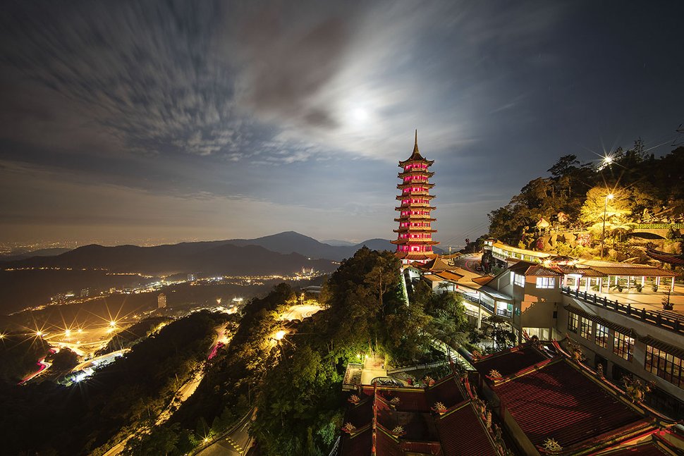 Chin Swee Caves Temple, Taoist temple on Genting Highlands with iconic ...